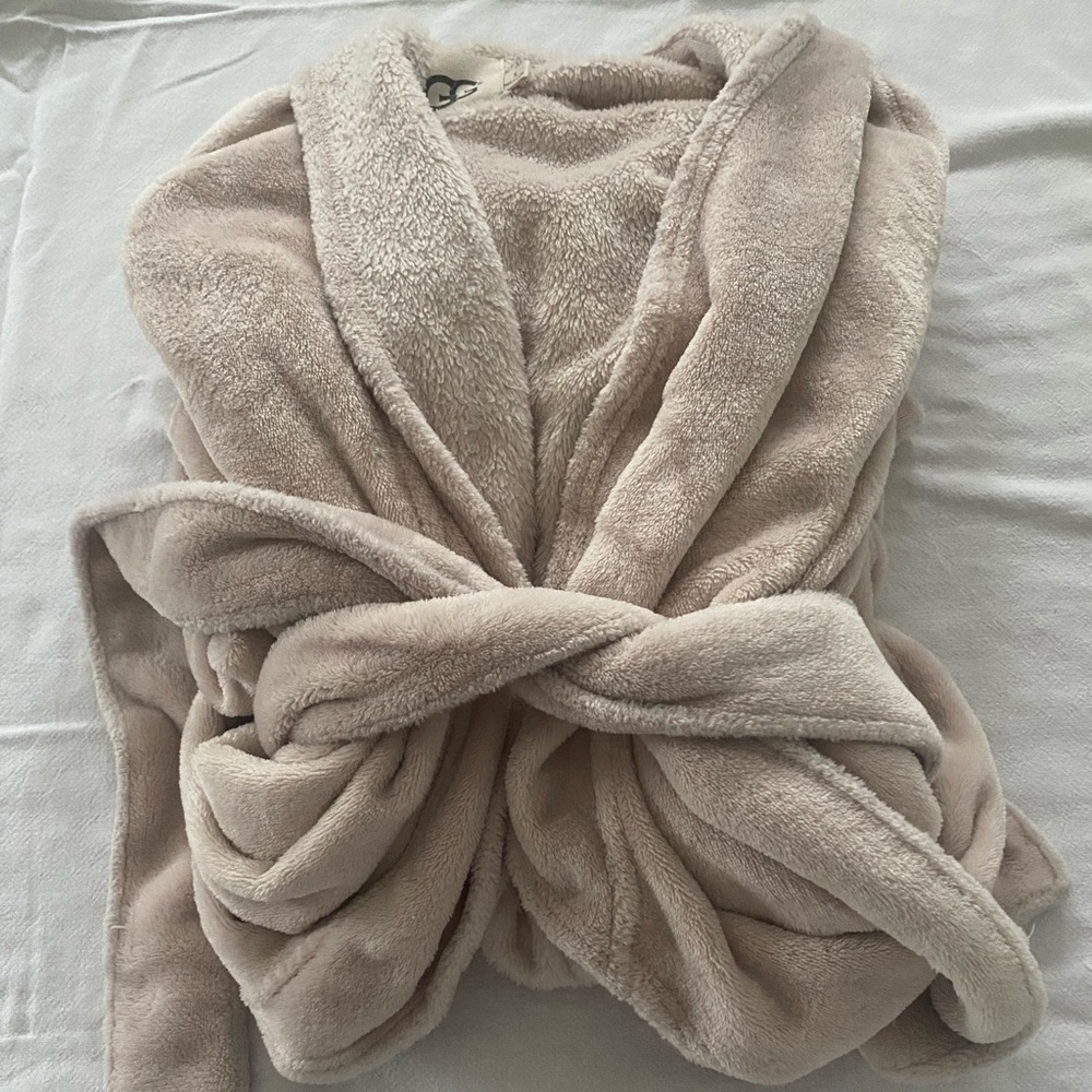 UGG ROBE